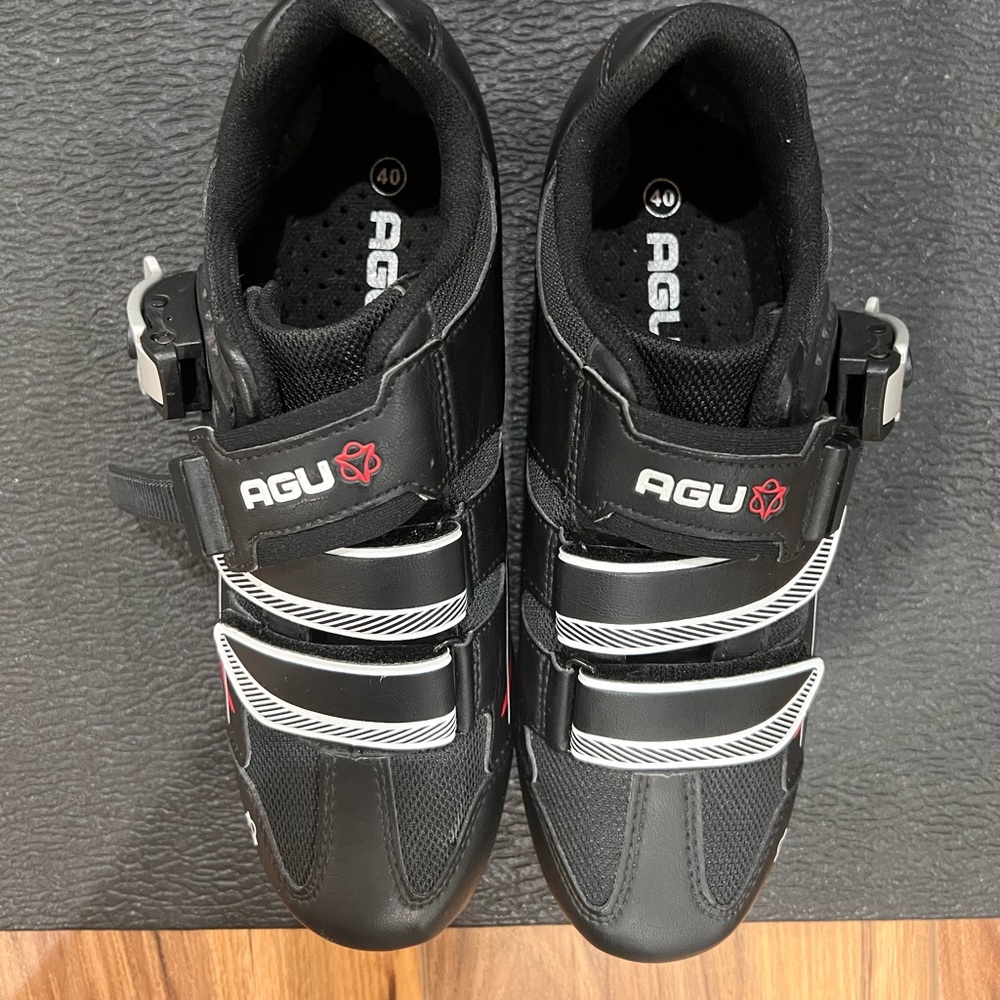 AGU cycling shoes